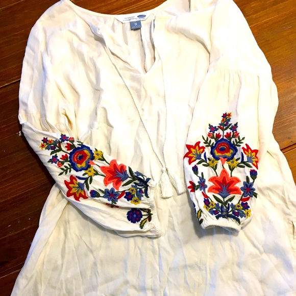 Old Navy Tops - Embroidered boho peasant blouse